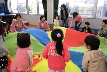 写真：子ども達が遊ぶ様子