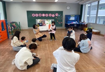 写真：子ども達が遊ぶ様子