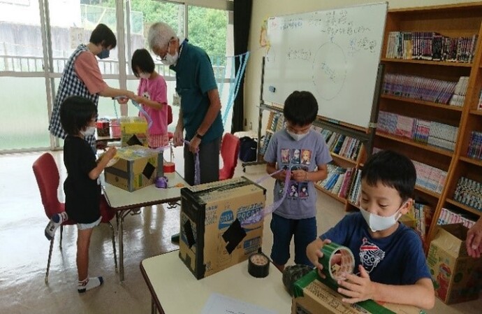 写真:明倫化学実験室・空気砲