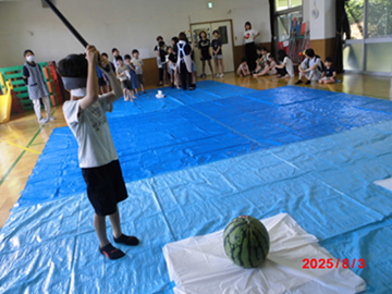 写真：すいか割り