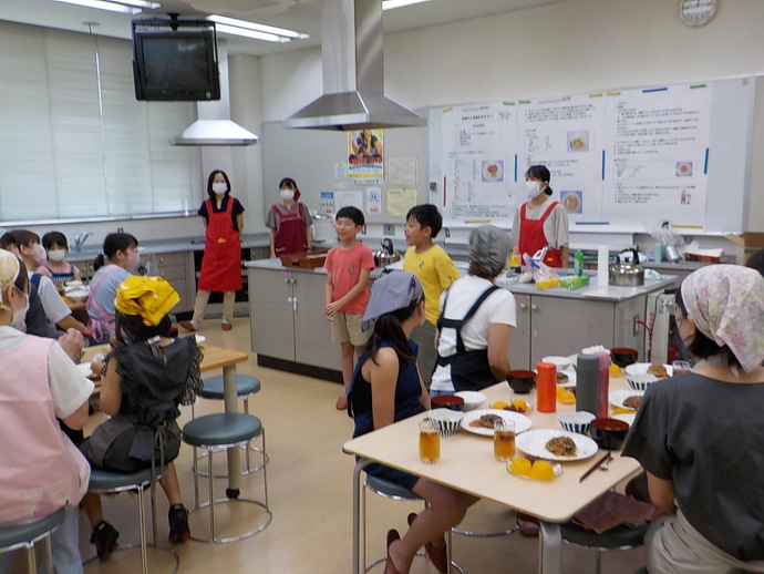 写真：夏休み親子料理教室の様子20