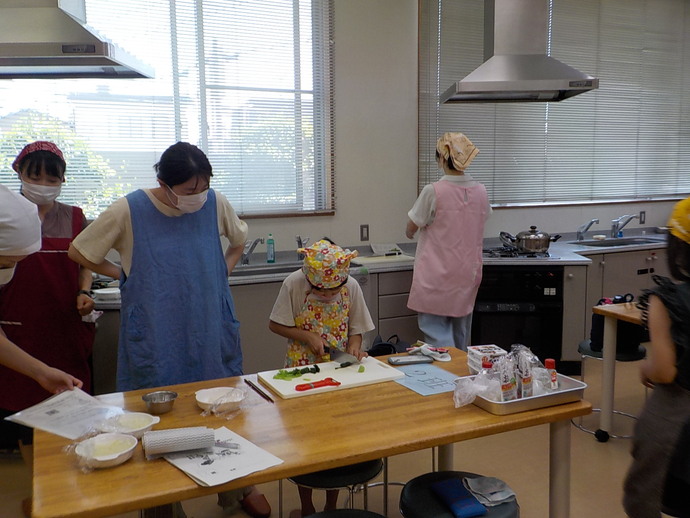写真：夏休み親子料理教室の様子10