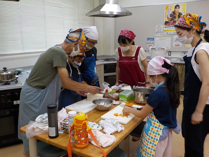 写真：夏休み親子料理教室の様子14