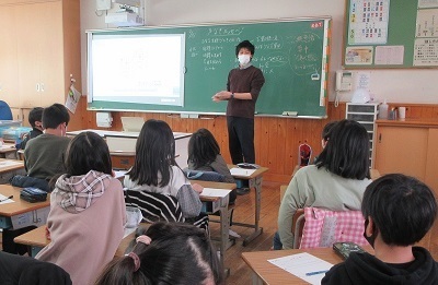 写真：教室での授業の様子