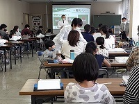 写真：科学実験教室の様子1