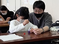 写真：科学実験教室の様子2