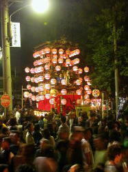 写真：八公組山車(夜)