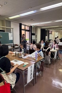 市民講座「暮らしにグリーンインテリアを取り入れて」の様子を紹介します。