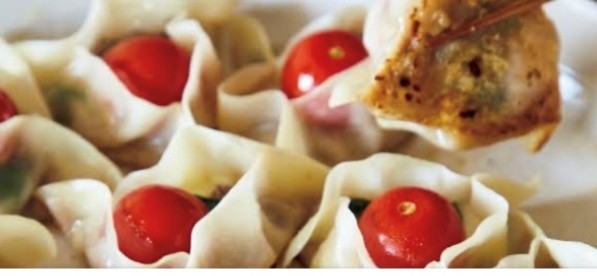 写真：トマト餃子