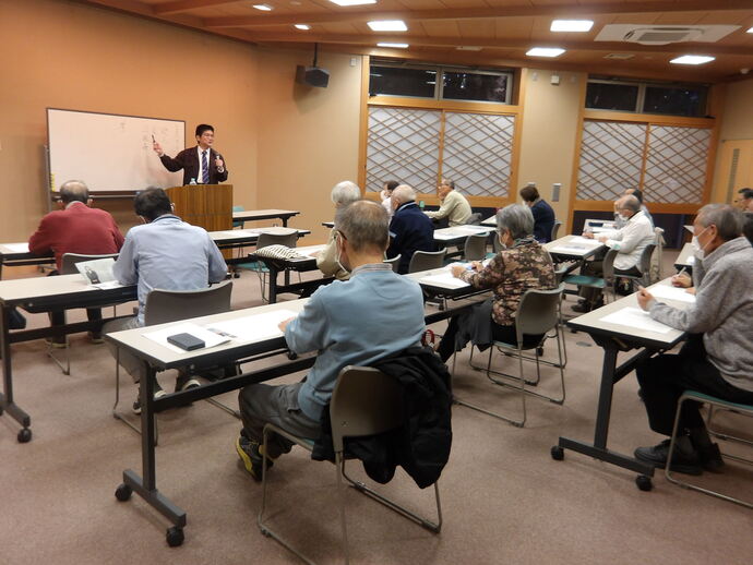 講演を聞く参加者の皆さん