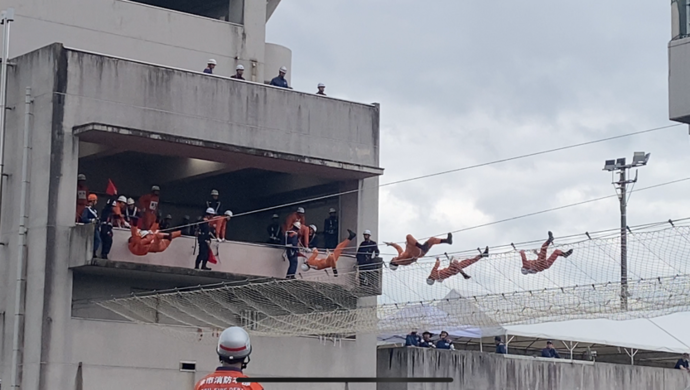 写真：ロープブリッジ救出3